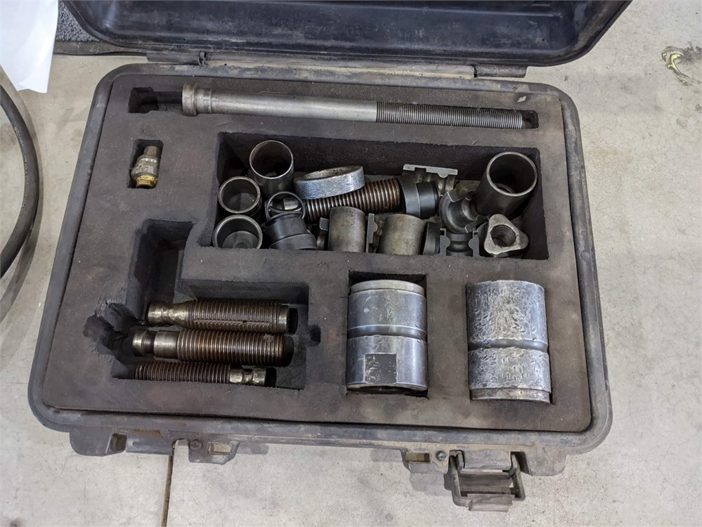 Prairie Auction Services Lot 945 Tiger Tool Bushing puller set